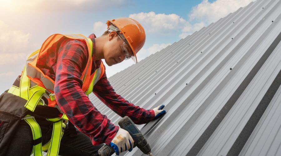 Professional gutter cleaning in Solvang, CA